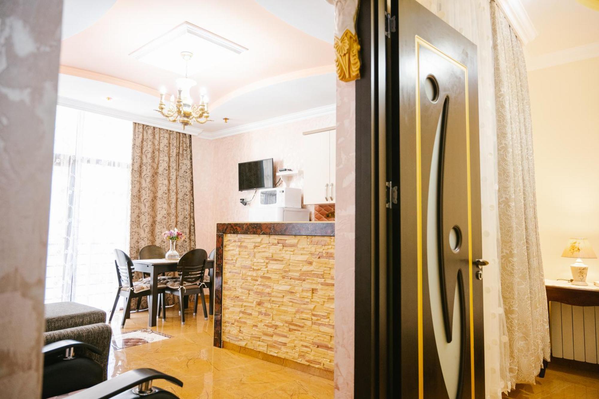 Ekaterine'S Apartments Batumi Luaran gambar