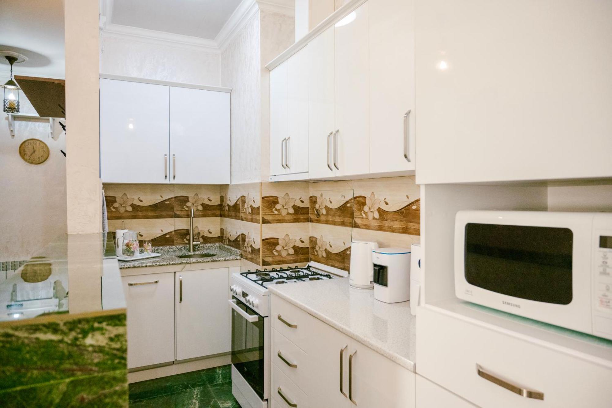 Ekaterine'S Apartments Batumi Bilik gambar