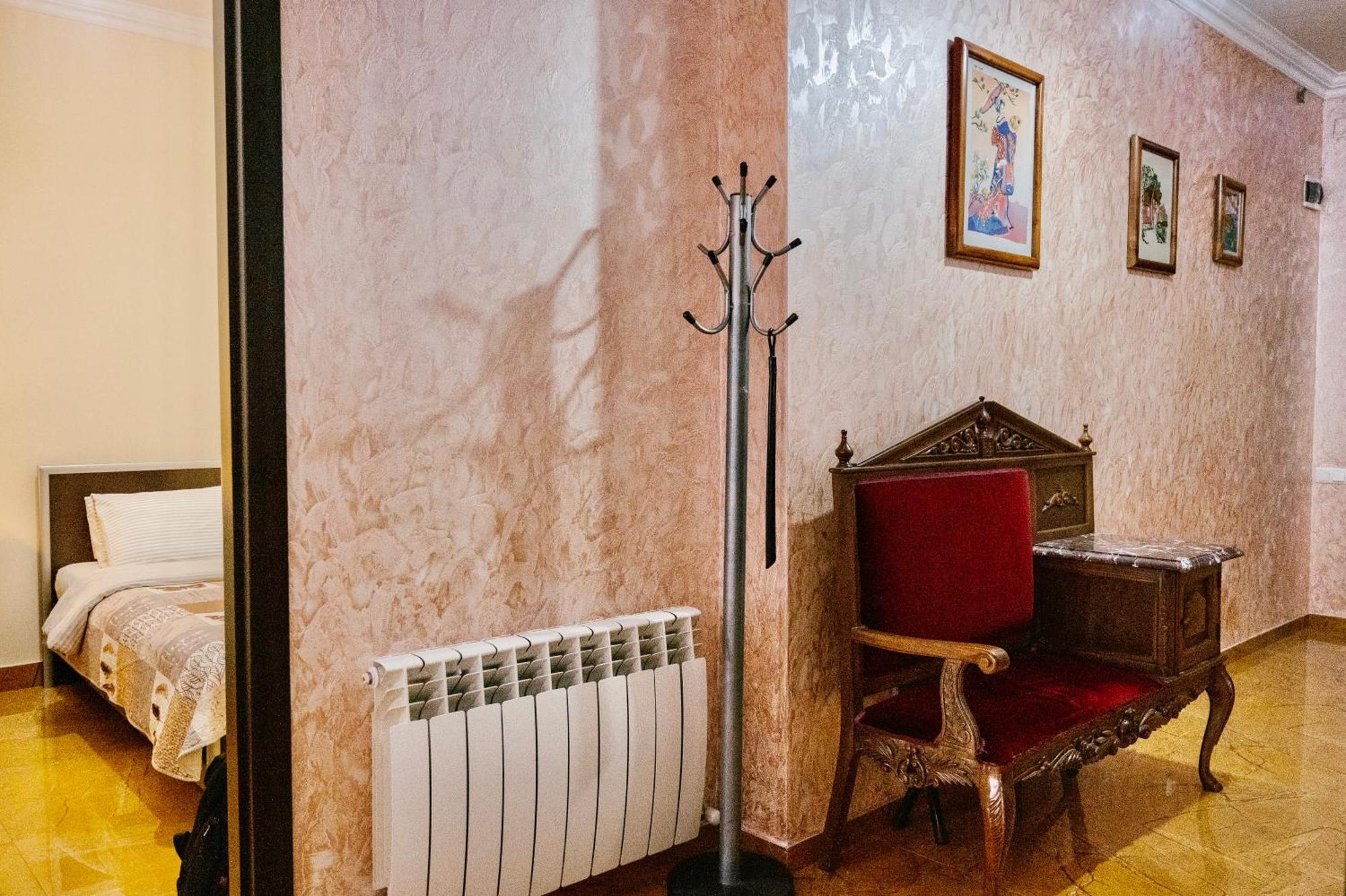 Ekaterine'S Apartments Batumi Bilik gambar